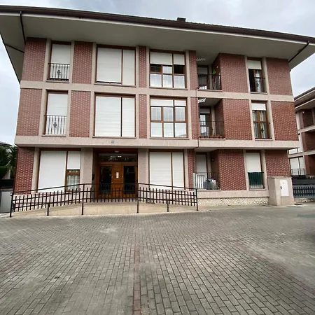 Excelente Apartamento Con Garaje Y Piscina *