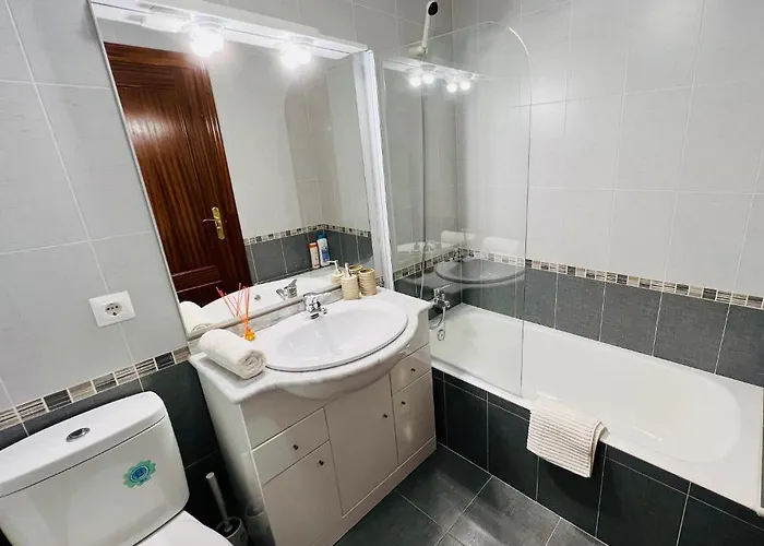 Apartmán Excelente Apartamento Con Garaje Y Piscina *